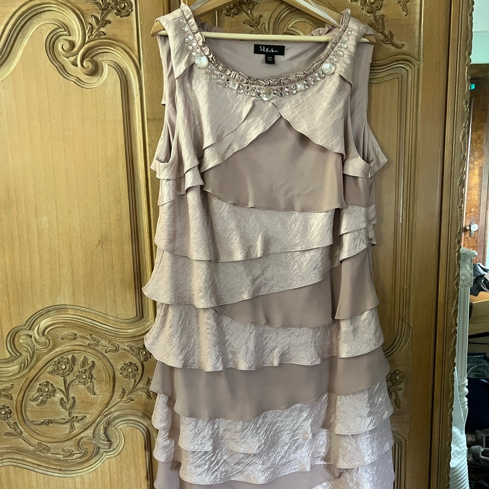 Pink dress mother of the bride wedding dress dusty pink beautoful worn once prom